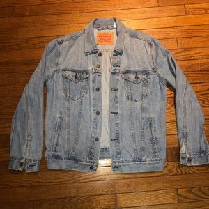 Levi’s trucker jacket